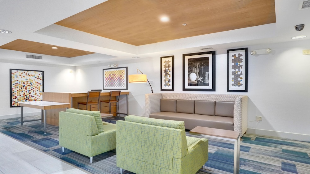 holiday inn express and suites portland by ihg