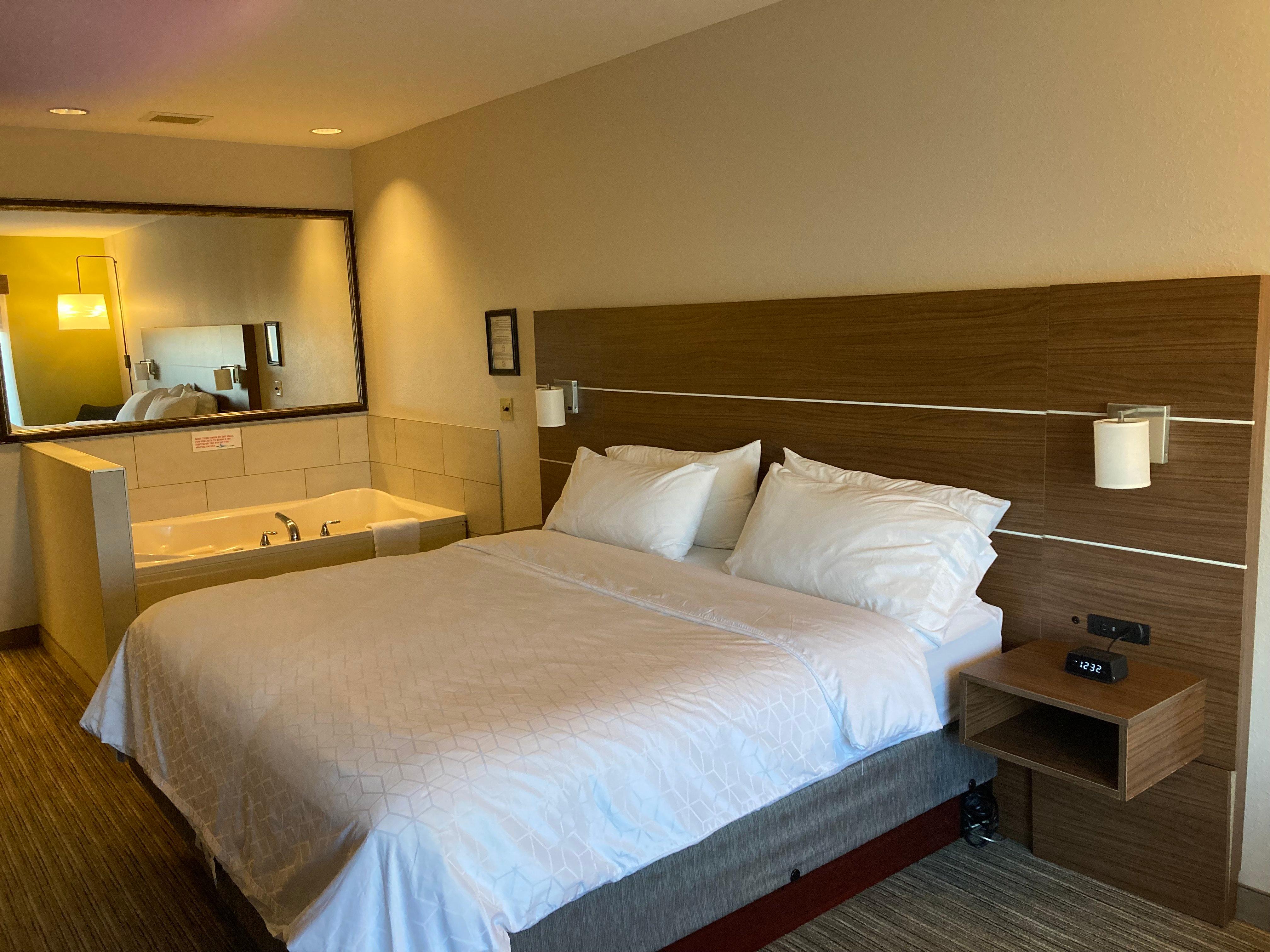 holiday inn express and suites portland by ihg