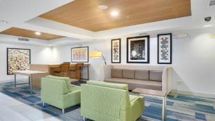 holiday inn express and suites portland by ihg