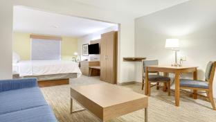 holiday inn express and suites portland by ihg