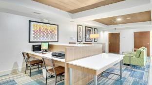 holiday inn express and suites portland by ihg