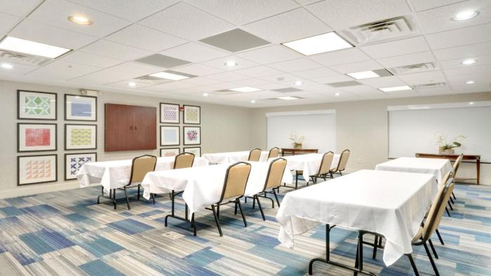 holiday inn express and suites portland by ihg
