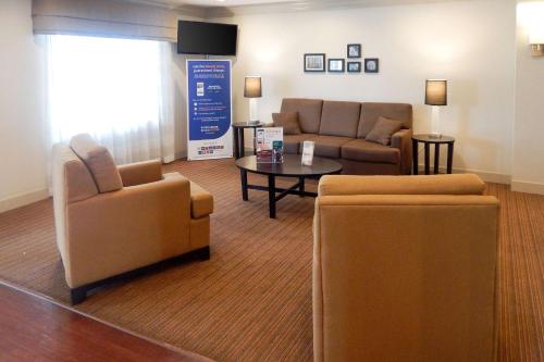 sleep inn and suites near liberty place i 65