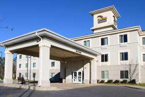 sleep inn and suites near liberty place i 65