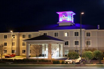 sleep inn and suites near liberty place i 65