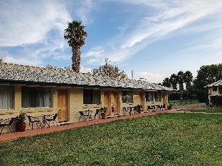 mcnevins tamworth motel