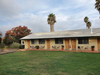 mcnevins tamworth motel