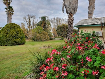 mcnevins tamworth motel