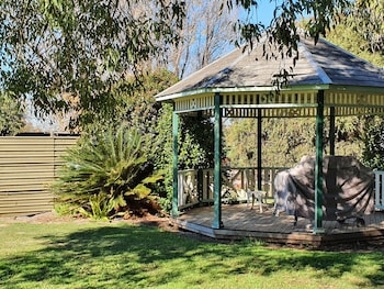 mcnevins tamworth motel