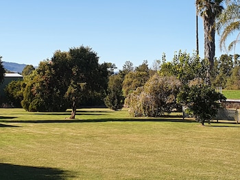 mcnevins tamworth motel