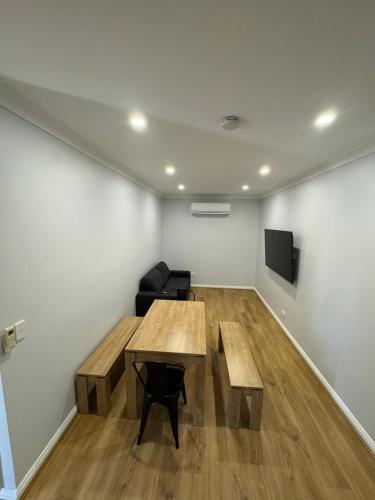mcnevins tamworth motel