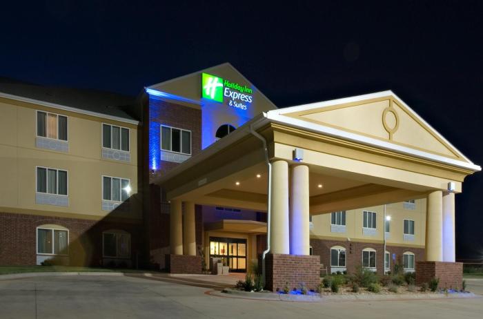 holiday inn express and suites childress by ihg