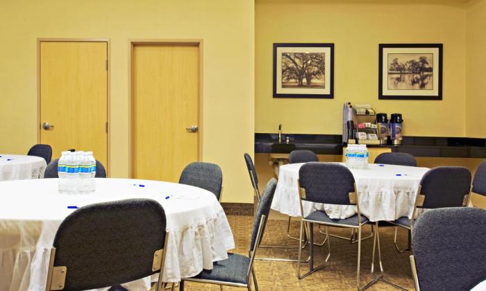 holiday inn express and suites borger by ihg