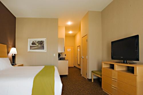 holiday inn express and suites borger by ihg