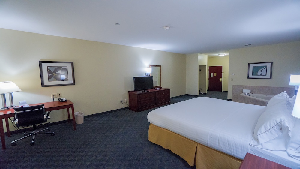 holiday inn express and suites pampa by ihg
