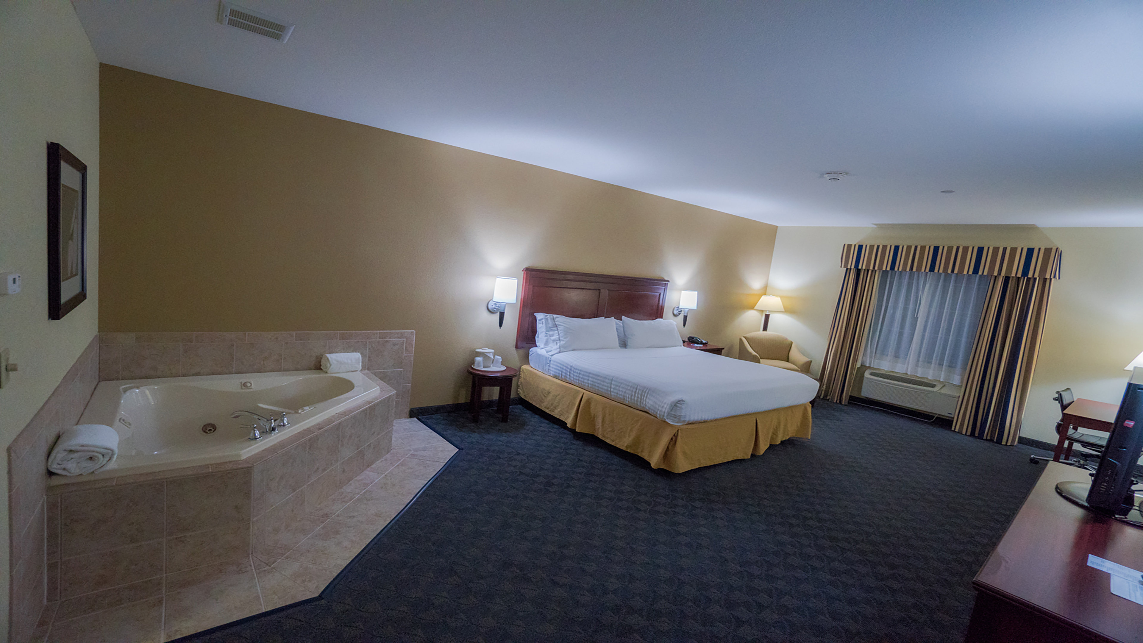 holiday inn express and suites pampa by ihg