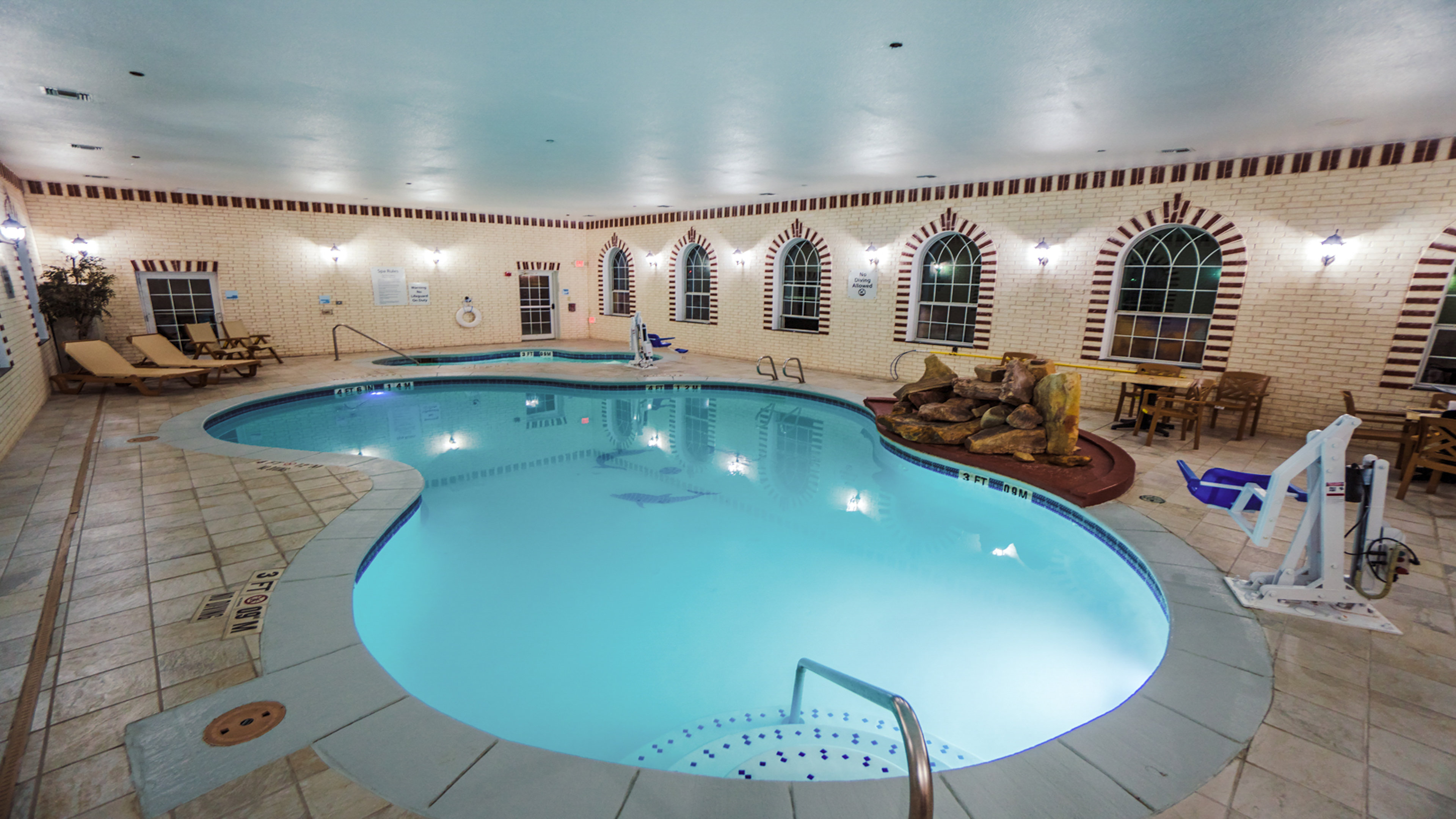 holiday inn express and suites pampa by ihg
