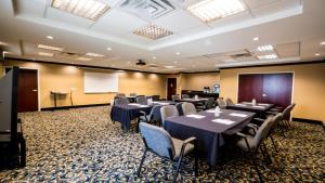 holiday inn express and suites pampa by ihg