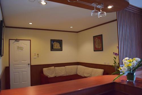 outdoor inn kata hotel