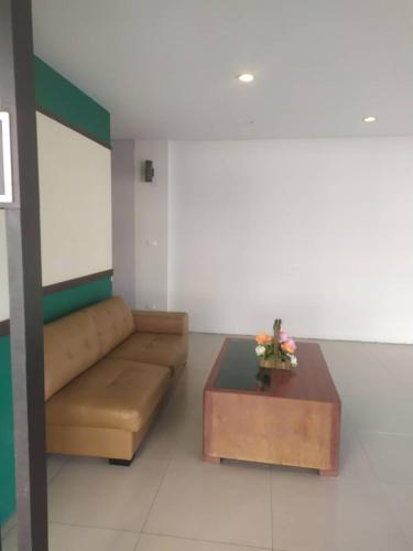 outdoor inn kata hotel