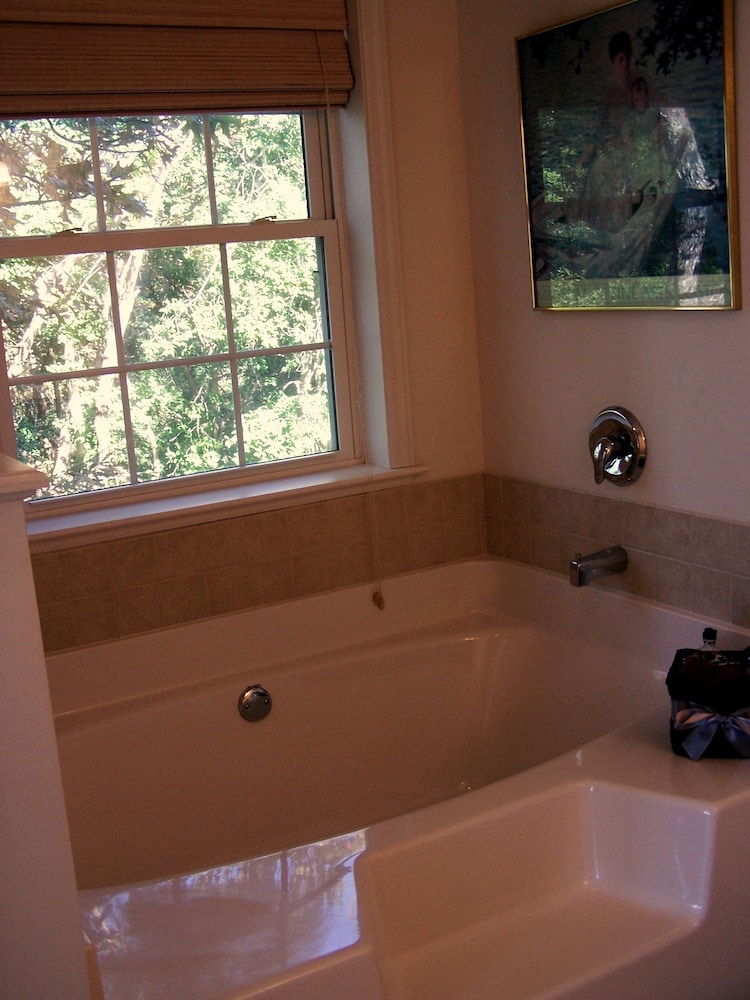 the baywood bed and breakfast