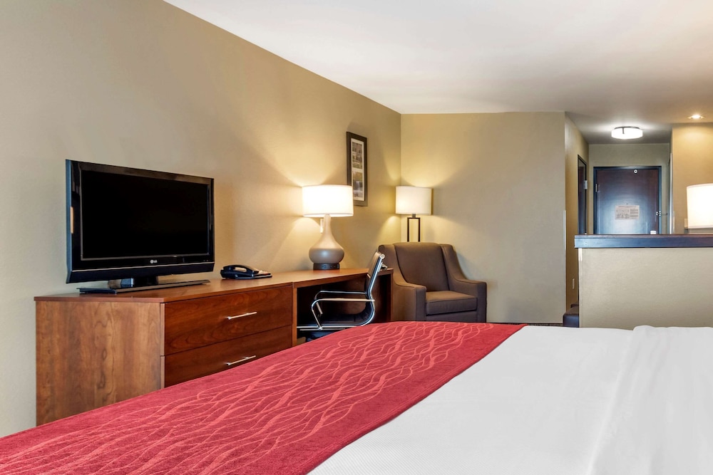 comfort inn and suites russellville i 40