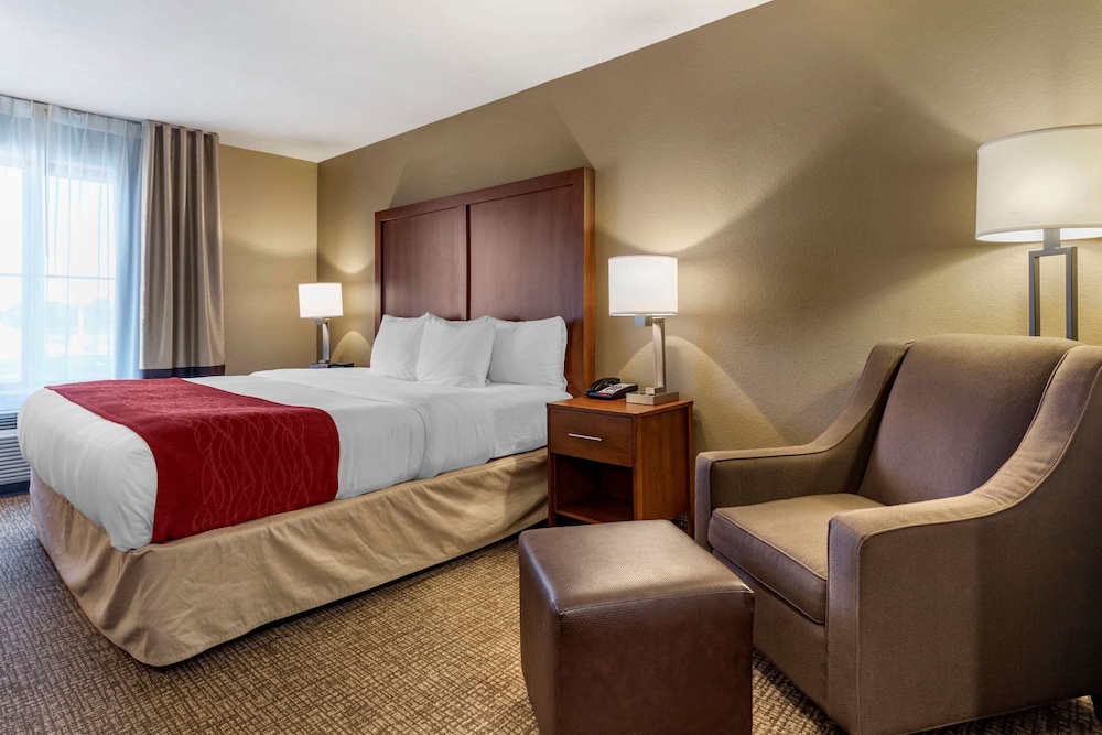 comfort inn and suites russellville i 40