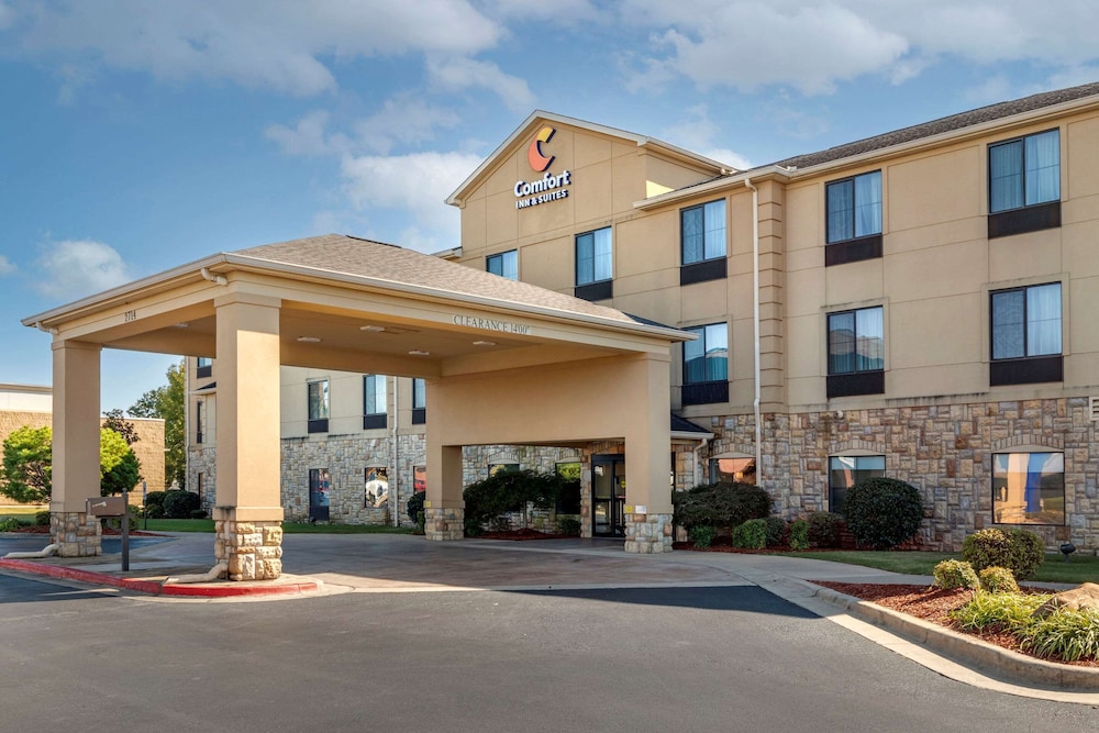 comfort inn and suites russellville i 40