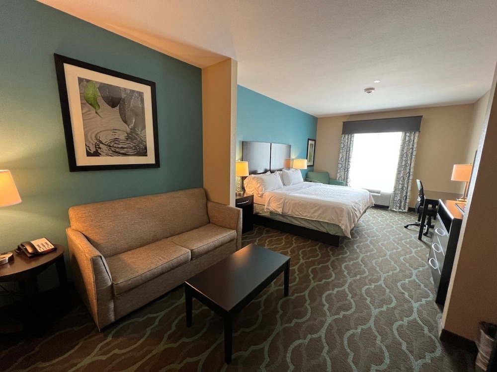holiday inn express and suites cuero by ihg