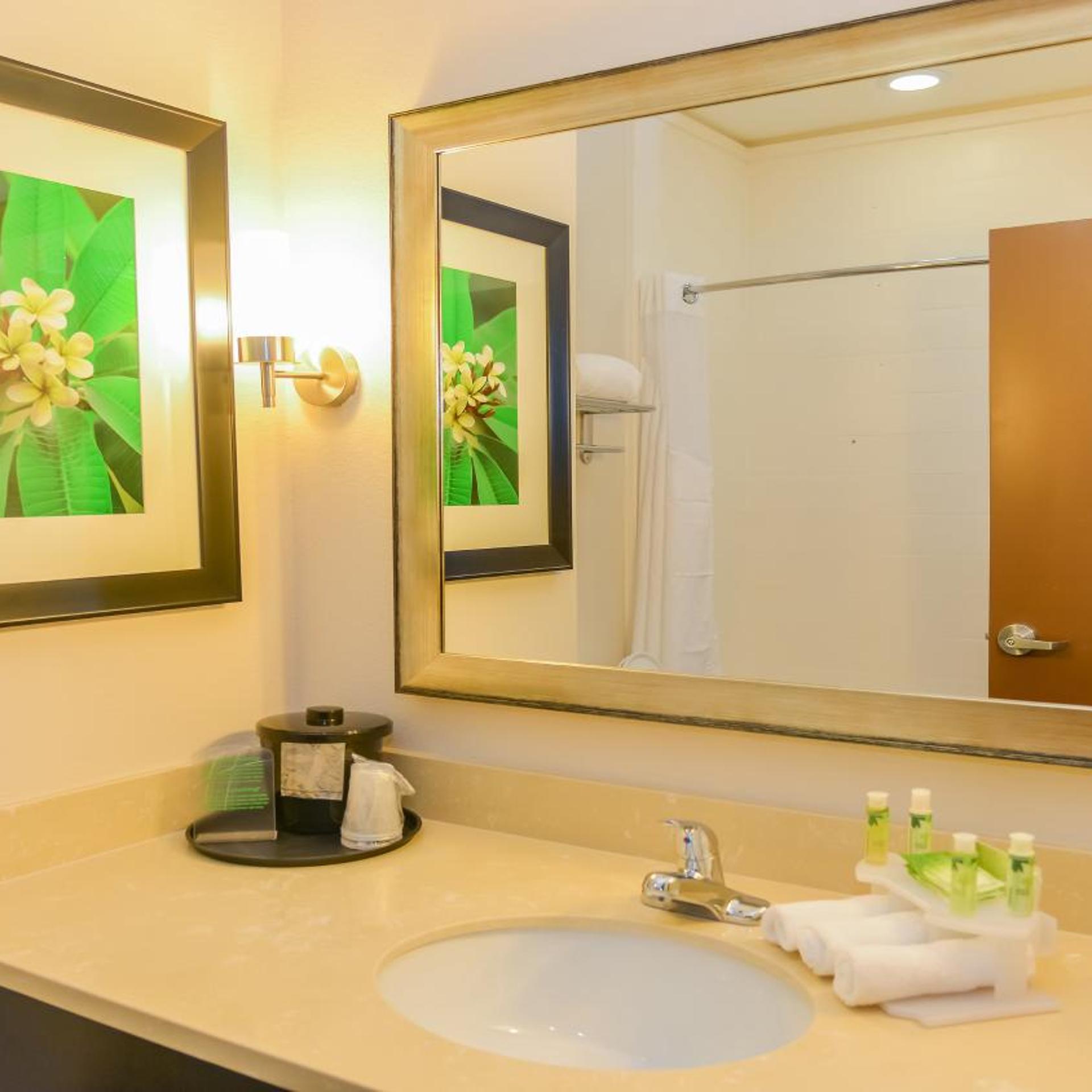 holiday inn express and suites cuero by ihg