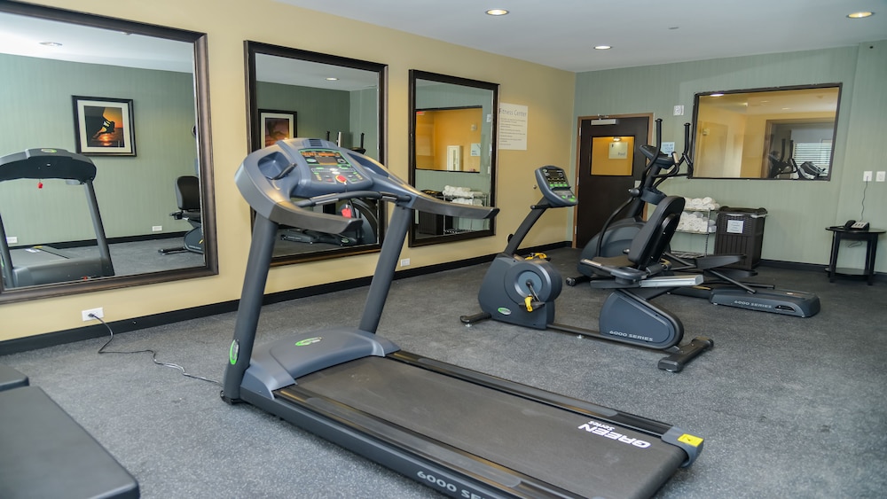 holiday inn express and suites cuero by ihg