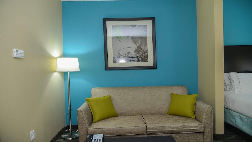 holiday inn express and suites cuero by ihg