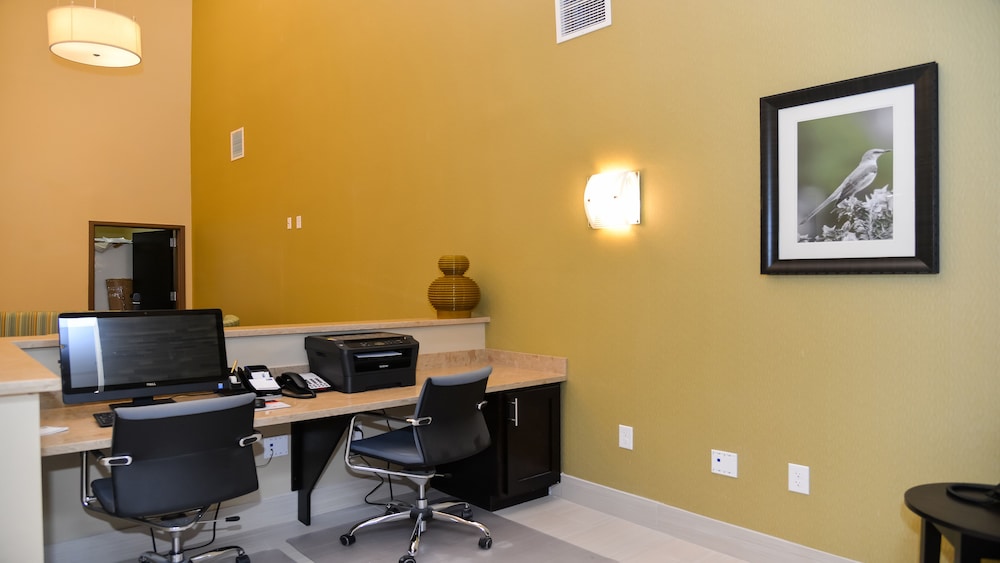 holiday inn express and suites cuero by ihg