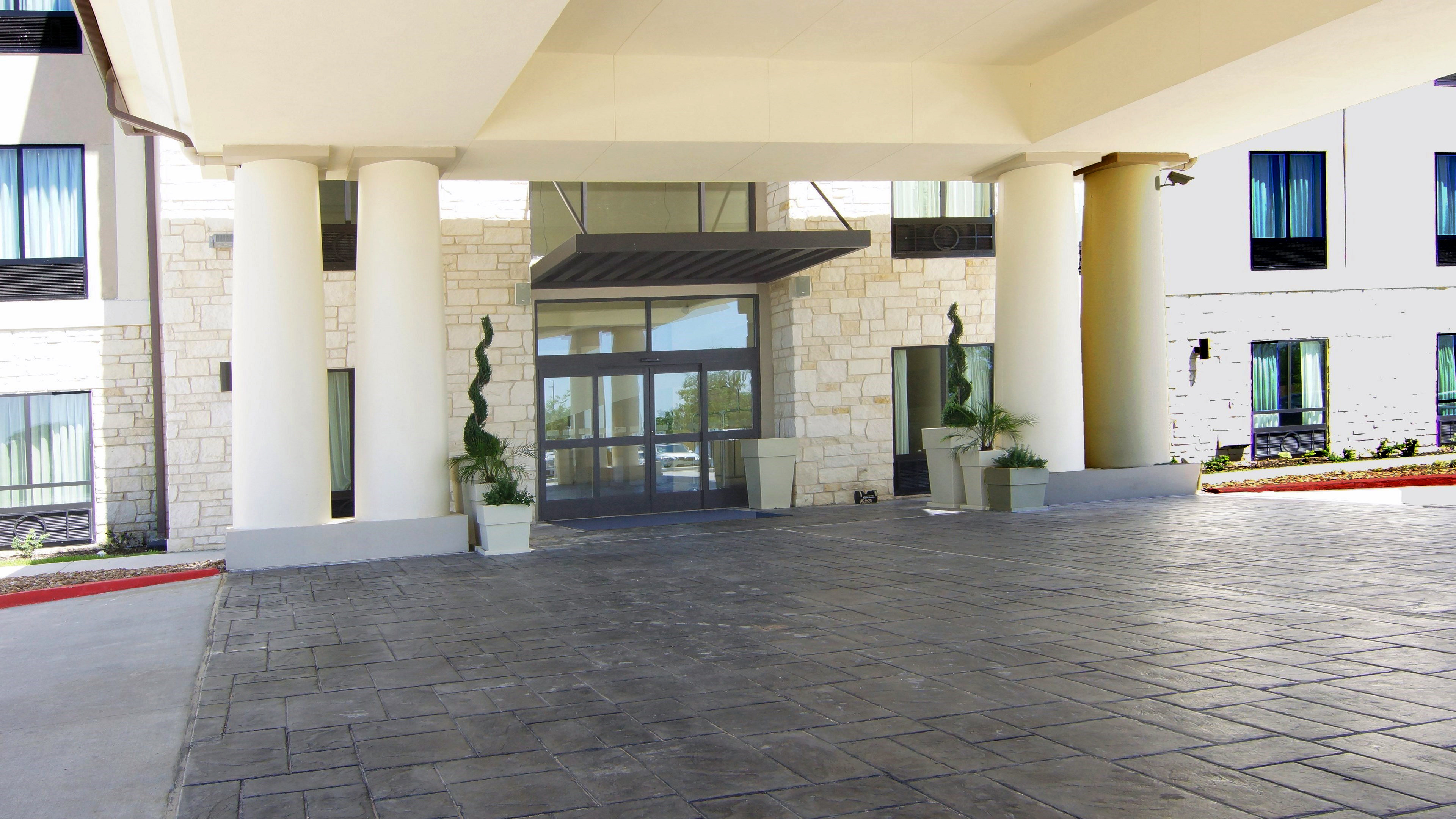 holiday inn express and suites cuero by ihg