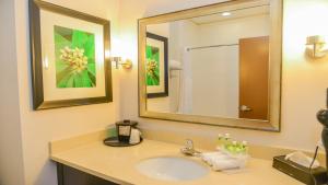 holiday inn express and suites cuero by ihg