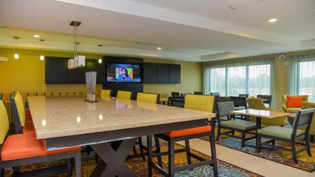 holiday inn express and suites cuero by ihg