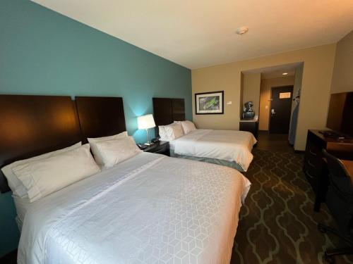 holiday inn express and suites cuero by ihg