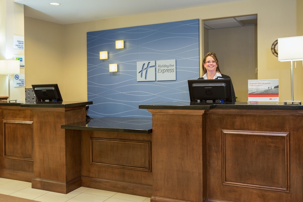 holiday inn express and suites moultrie by ihg