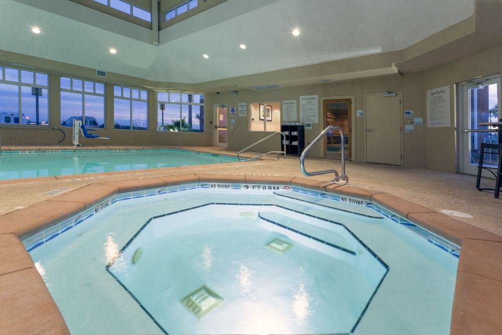 holiday inn express and suites moultrie by ihg