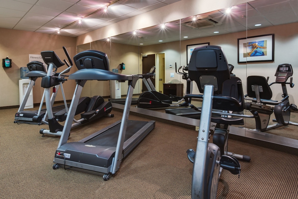 holiday inn express and suites moultrie by ihg