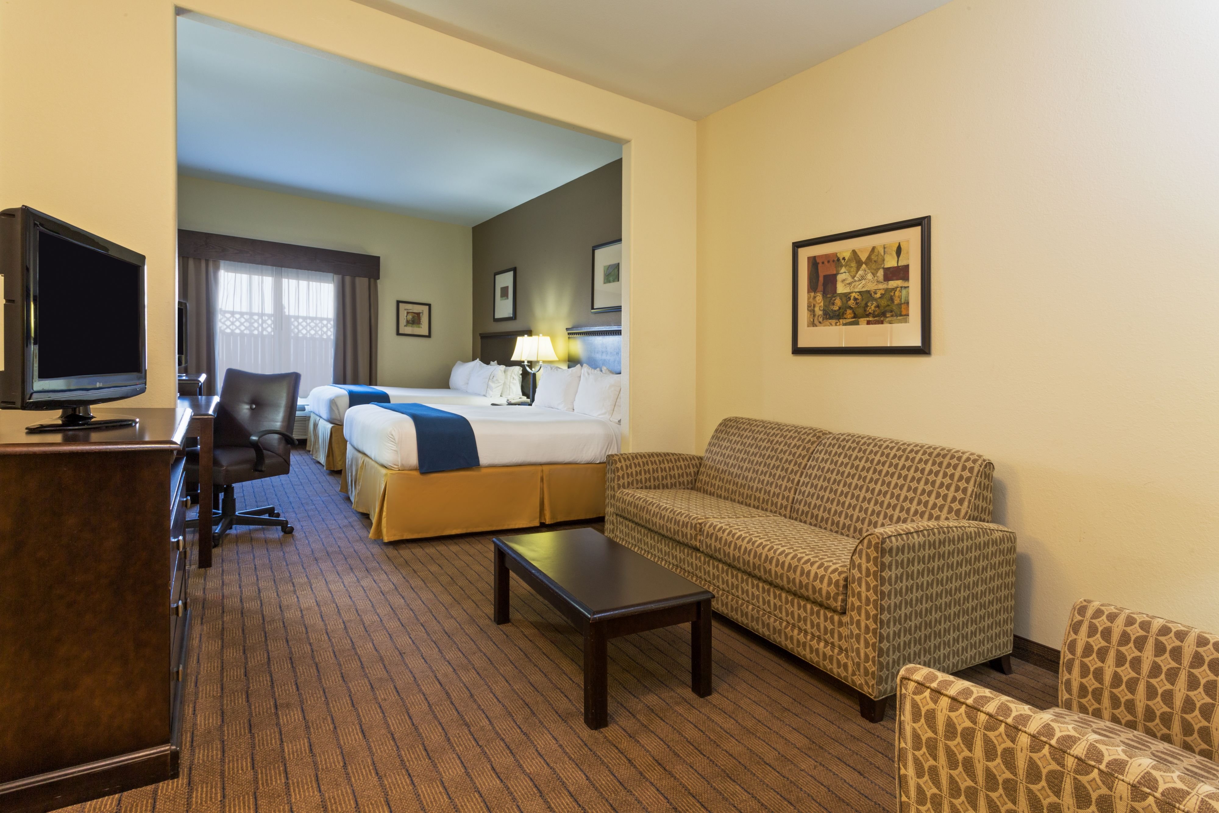 holiday inn express and suites moultrie by ihg