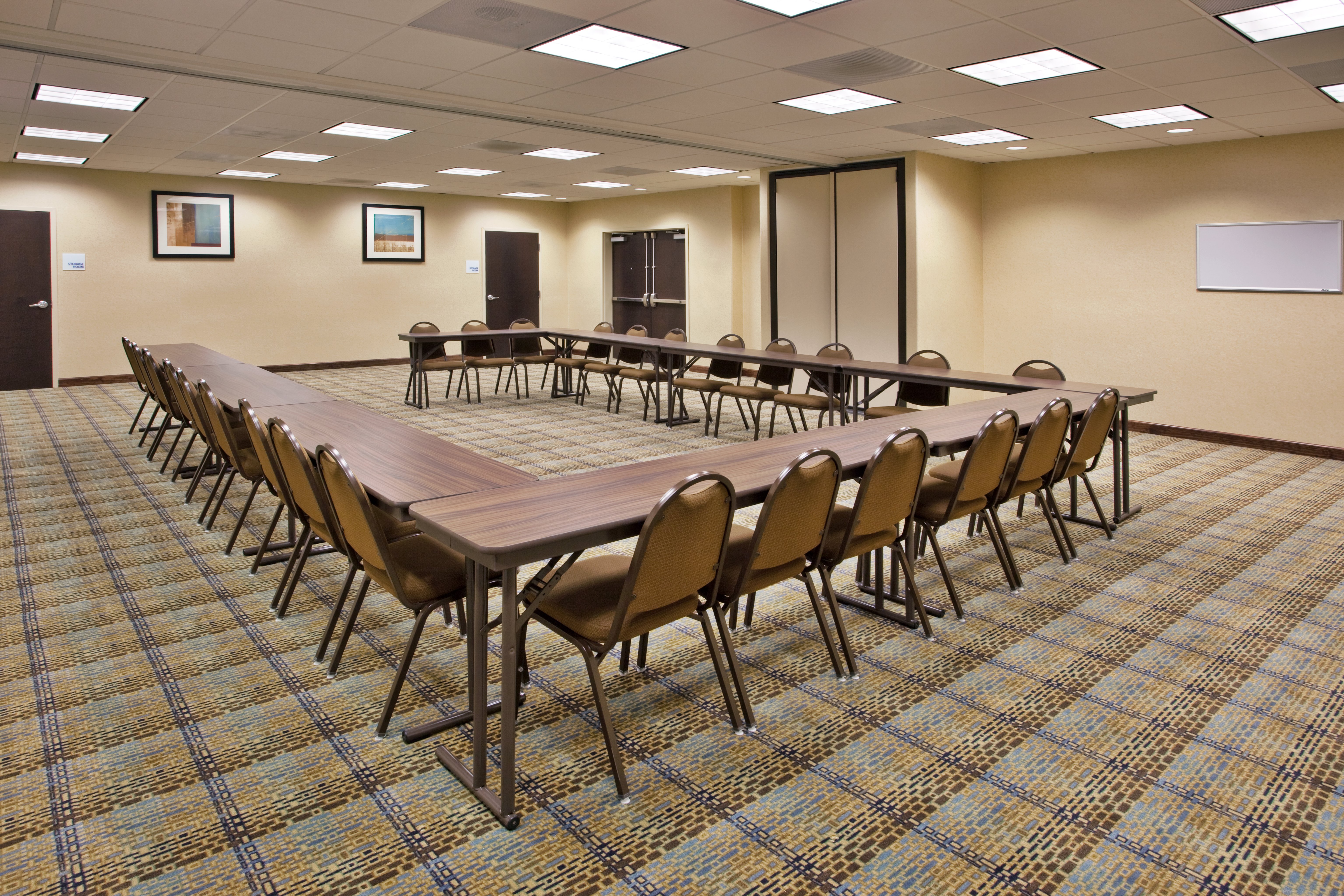 holiday inn express and suites moultrie by ihg