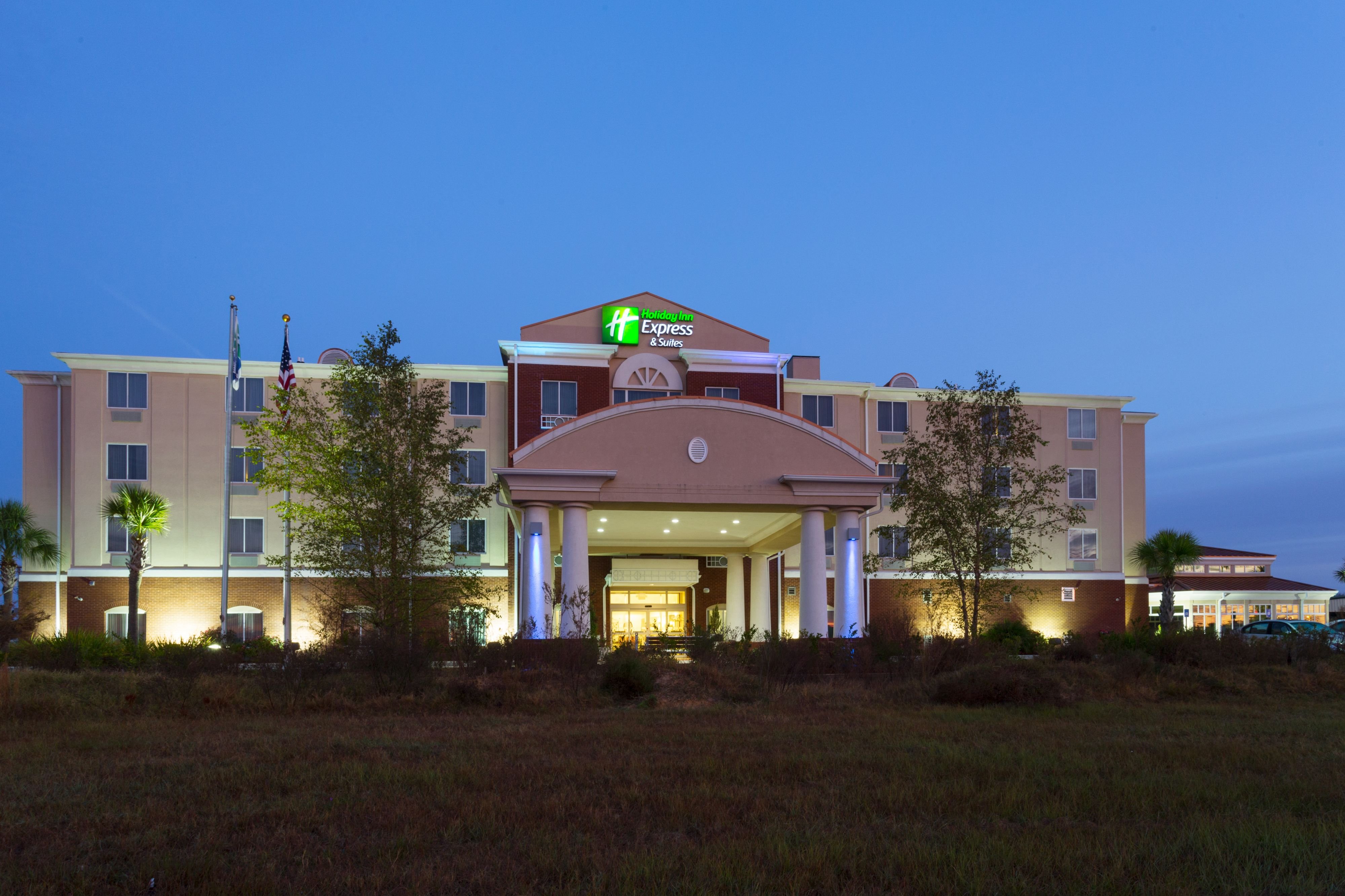 holiday inn express and suites moultrie by ihg