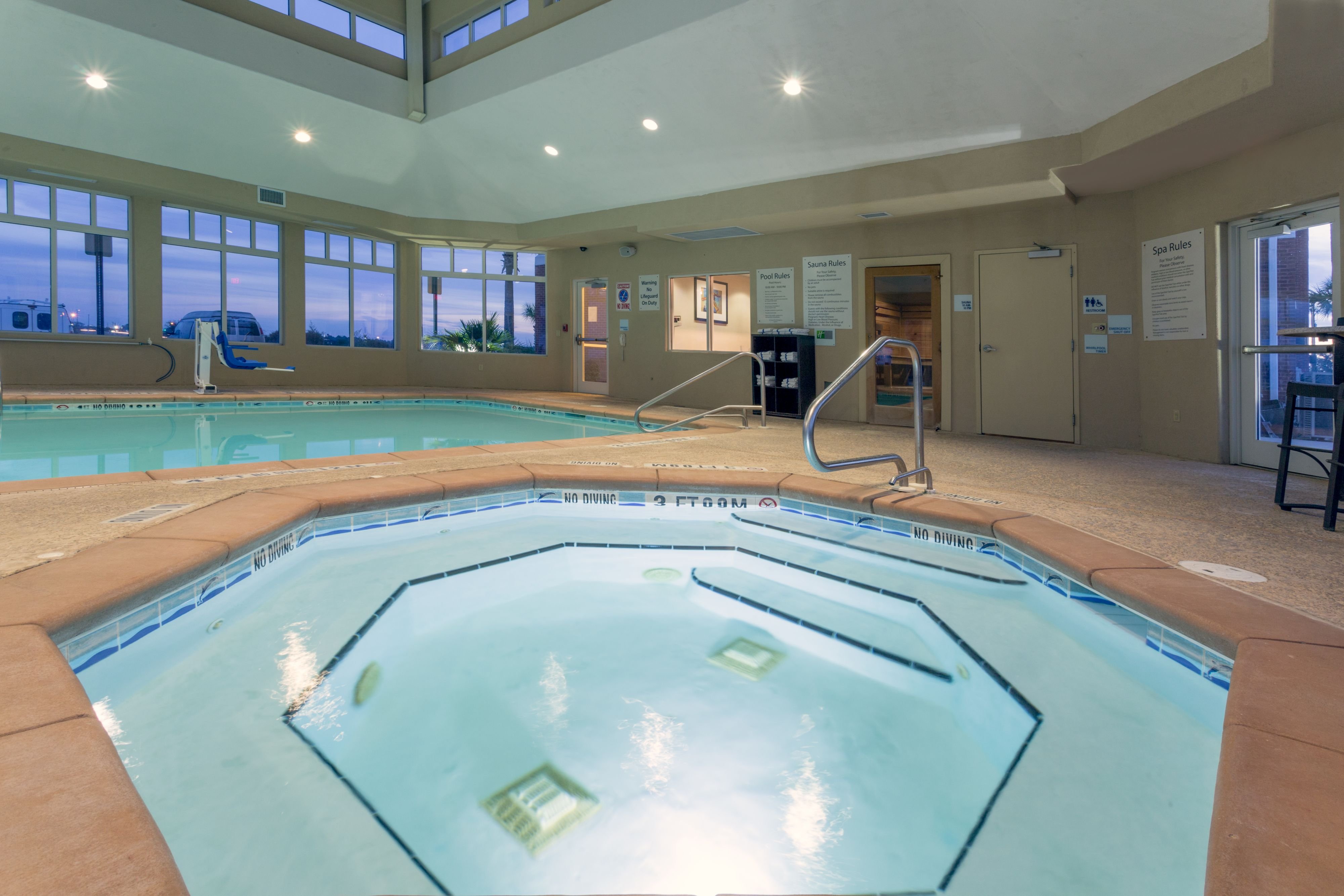holiday inn express and suites moultrie by ihg