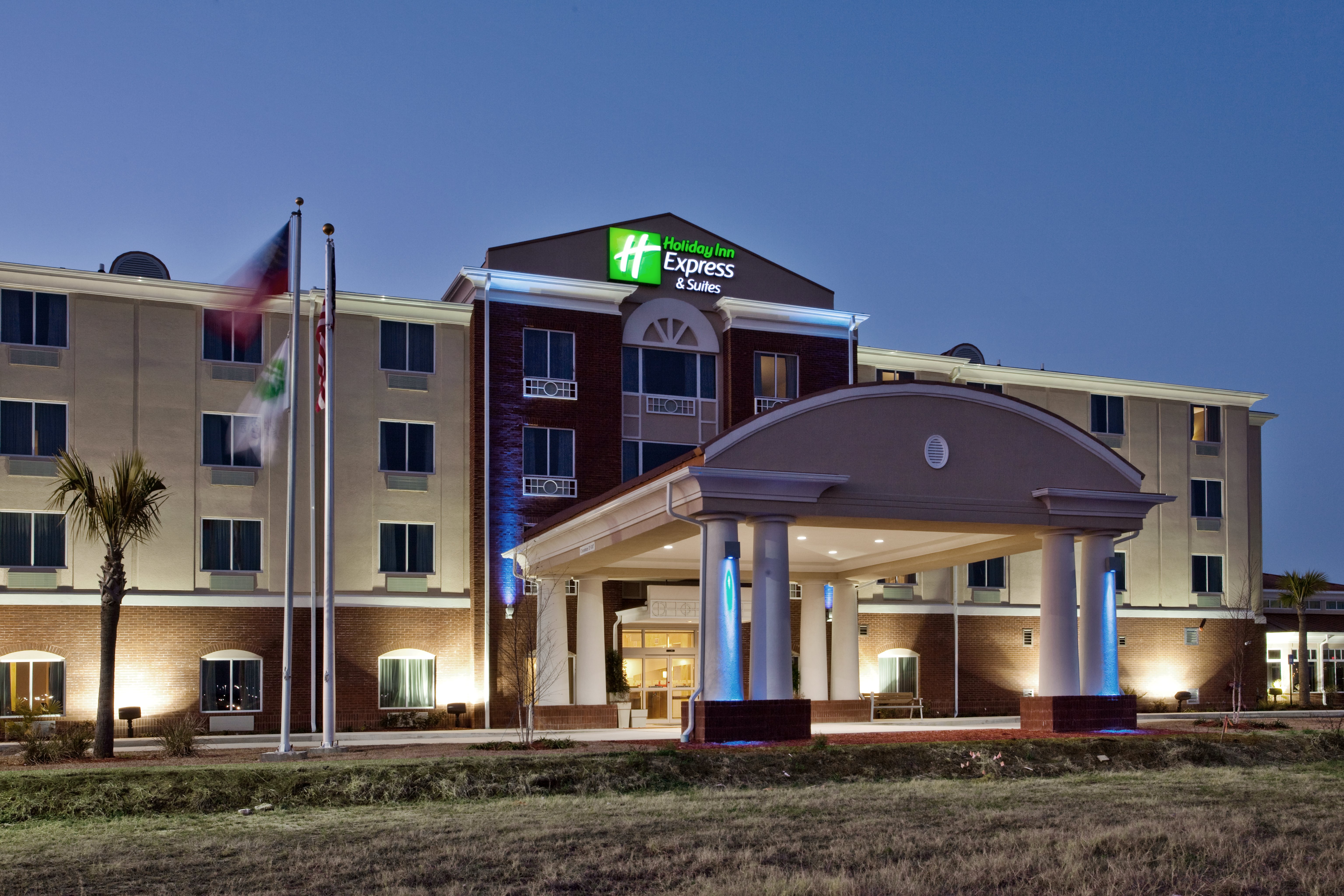 holiday inn express and suites moultrie by ihg