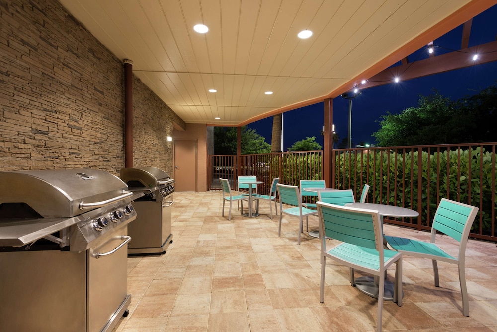 home2 suites by hilton florida city fl