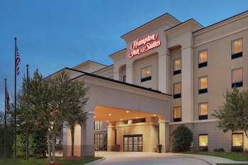 hampton inn and suites pine bluff