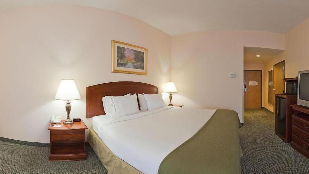 holiday inn express and suites grenada by ihg