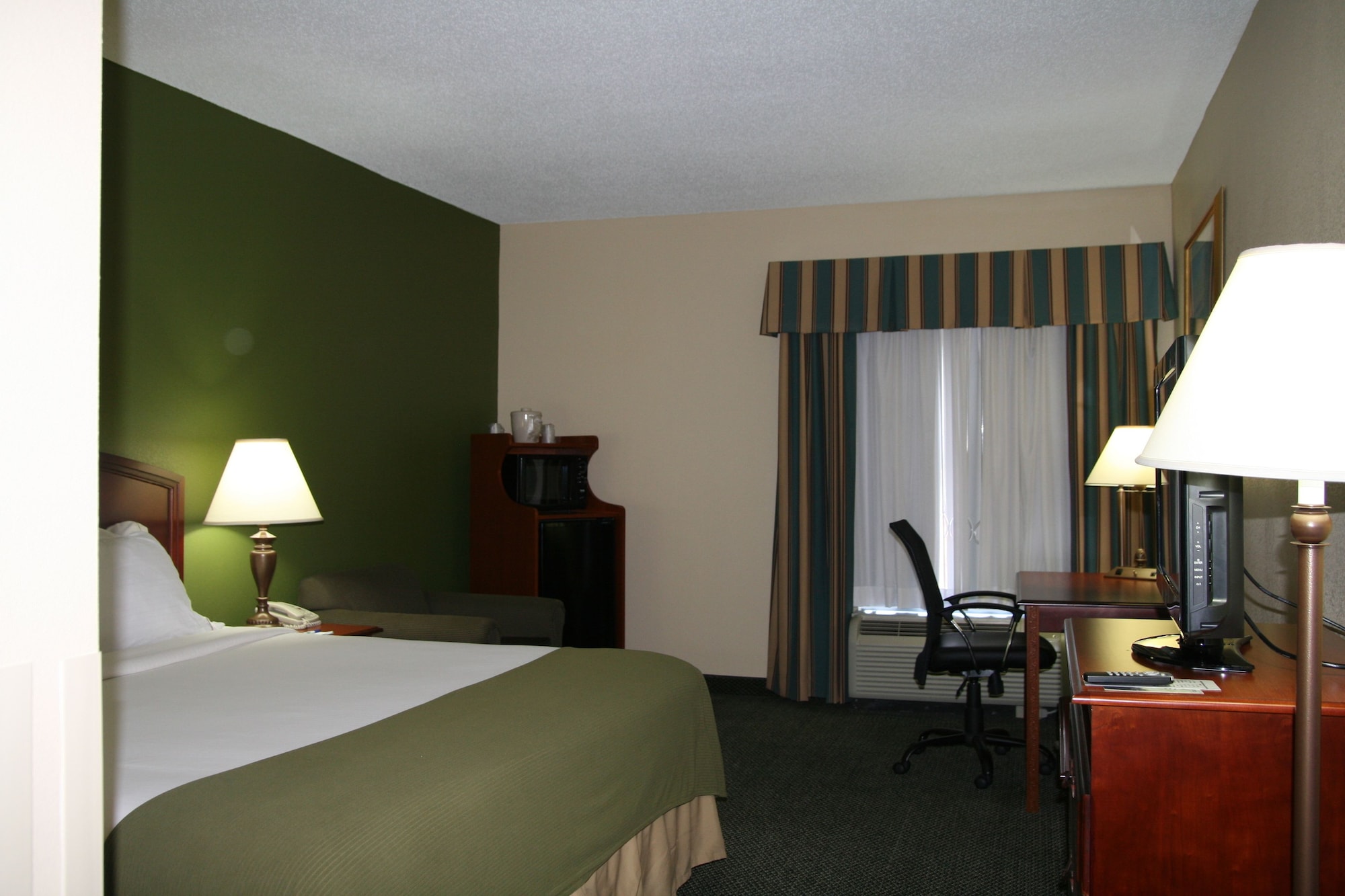 holiday inn express and suites grenada by ihg