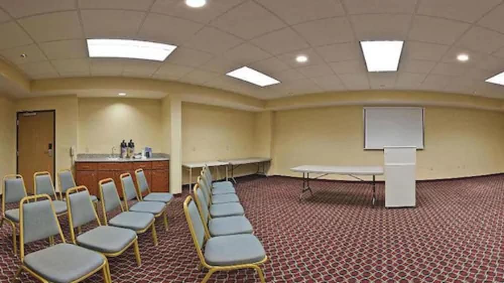holiday inn express and suites grenada by ihg